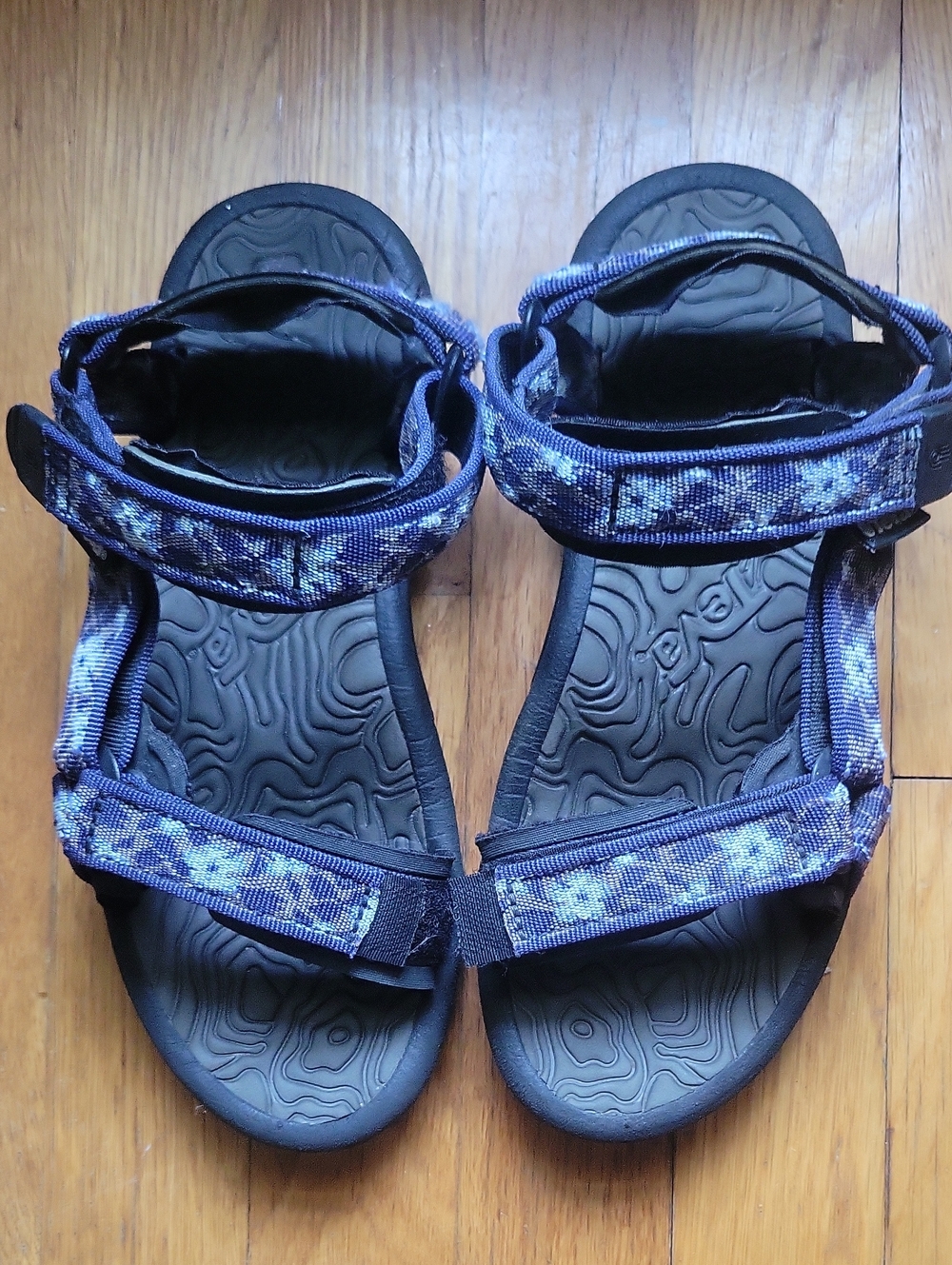 New Teva Hurrican Black &  Blue Floral Pattern Sandals